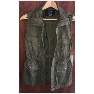 NWT army green fashion vest